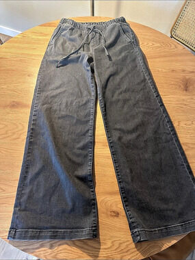 Style & Co. High-Rise Wide-Leg Pull-On Denim Jeans. Black Small